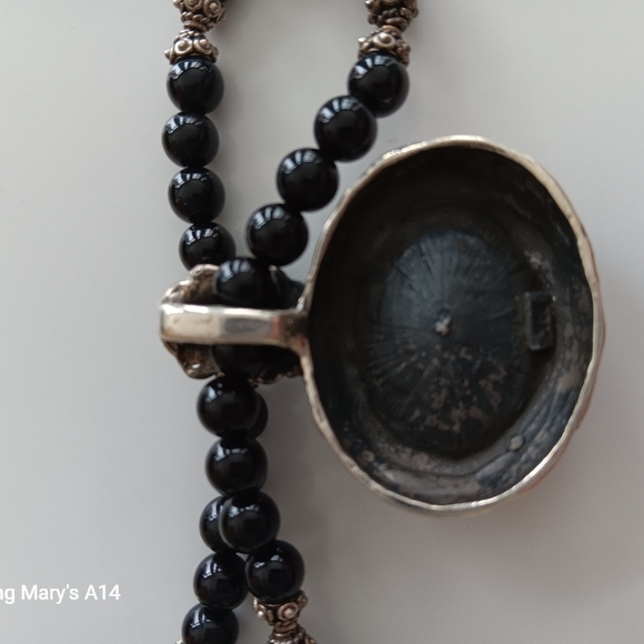 Black Beaded Necklace with Oval Pendant and Silver Setting - Picture 3 of 5